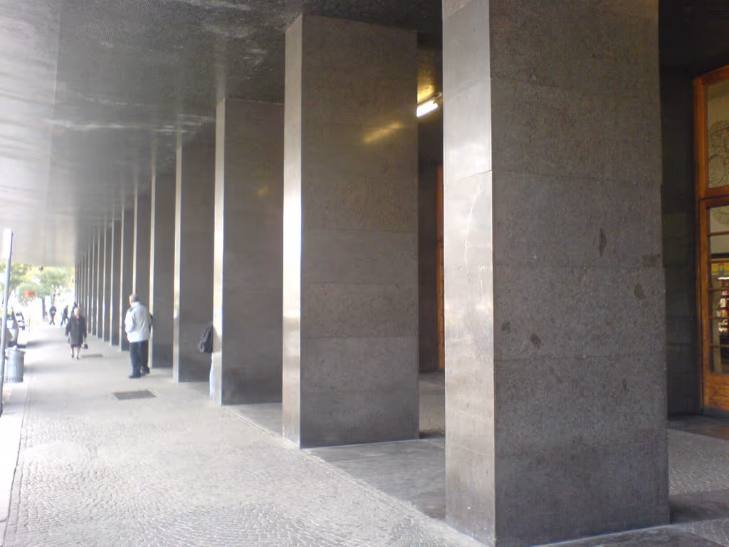 Piazza Cesare Battisti, Trient