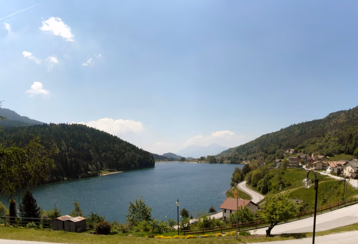 Photo : Wikipedia (it) Lago delle Piazze
