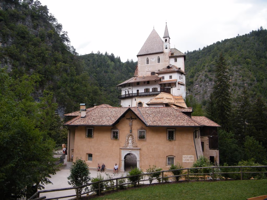 Foto: Wikipedia (it) Santuario di San Romedio